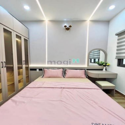 xe hơi thông thẳng một trục, 2 tầng, 3 phòng ngủ