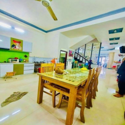 Bán Nhà 4 Tầng, 72m2, Ngang 5m, HxH Thông, Ngay Cạnh Eaon Tân Phú.
