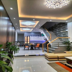 Cần tiền trả nợ bán gấp nhà Đ. Nguyễn Chí Thanh, 63m2, gần BV Chợ Rẫy,