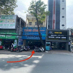 Nhà 3 lầu vị trí đẹp mặt tiền 3 tháng 2 đối diện đại học Cần thơ