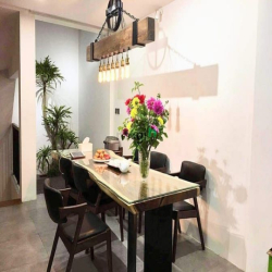 Quan Thổ-Lô góc thoáng-Ô tô đỗ cửa-Kinh doanh sầm uất-Hiếm có