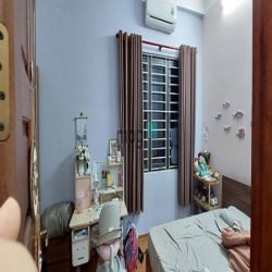 Nhà Ngọc Thuỵ ngõ thông ô tô tránh cho thuê 60m2-4 ngủ full đồ rất mới