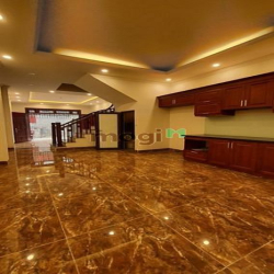 Bán nhà Long Biên ngay ngã tư Thạch Bàn Cổ Linh. Xây độc lập 4 tầng 60