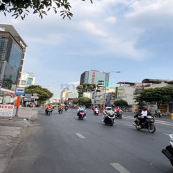 Cần bán gấp nhà 95 Phan Đăng Lưu, Phú Nhuận. DT 335m2 Hầm 5 Tầng