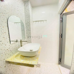 Bán Nhà Mới Đẹp , Hẻm Ba Gác gần MT Tăng Bạt Hổ P.11 BT 18,3m2, 2 tỷ89