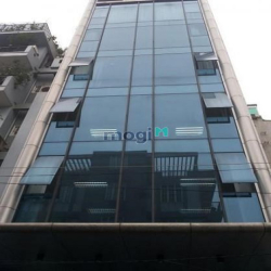 Cho thuê tòa nhà VP Hầm 8 tầng trung tâm Quận 3. DT sàn: 3000m2. 700tr
