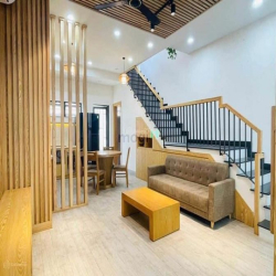Cho thuê nhà đẹp 4 phòng ngủ khu Phạm Văn Đồng