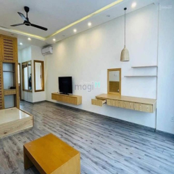 Cho thuê nhà đẹp 4 phòng ngủ khu Phạm Văn Đồng