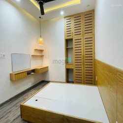Cho thuê nhà đẹp 4 phòng ngủ khu Phạm Văn Đồng