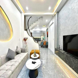 HOT ! Bán nhà ngay Hàng Xanh, 4 Tầng 50m2 (4m x 13m), 4PN, chỉ 7.15 tỷ