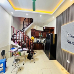 Bán nhà dân xây Lê Quang Đạo, 40m, 5t, 7PN, ô tô 30m, ở ngay chỉ 7.2tỷ