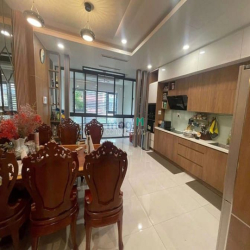 Bán nhà Nguyễn Tri Phương, P5, Q10, DT:5x15m, 75m2, 5tầng, Giá 21,5tỷ