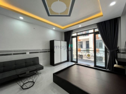 Penthouse Cao Cấp Ban Công Riêng Mới 100% - Ngay Nguyễn Thái Sơn