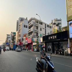 Cần Bán Gấp! Nhà 374 Hai Bà Trưng Quận 1. DT 4x22m 5 Tầng Mới