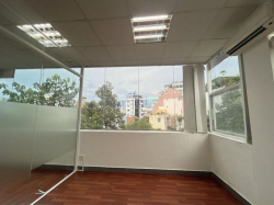 Văn phòng 85m2 View kính Xịn sò đường Trần Quang Khải quận 1