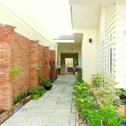 Nhà Biệt thự đường D14, D4/13 KDC Thuận Giao Bình Dương 10x30=300 m2.