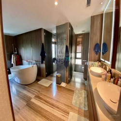 Bán KS mặt tiền Calmette, Q1, DT 7,5m x 20m hầm 7 lầu, HĐT 329tr