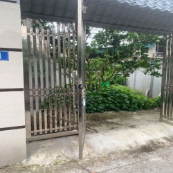 bán nhà  102m cạnh UBND xã Đông Dư , MT 4,5m  đường ô tô vào ,6,3 tỷ