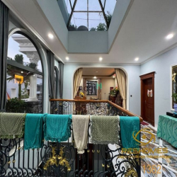 Căn góc Võ Thị Sáu 3 lầu 250m2 đất tổng sử dụng 1500m2 giá 100tr/tháng