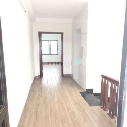 Nhà Pháo Đài Láng 5 tầng xây mới, sổ đỏ đủ 35m2 x 6 phòng ngủ 20m ô tô