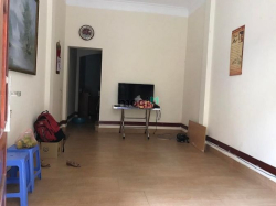 Cho thuê nhà Mặt phố Nguyễn Khuyến Đống Đa diện tích 75m2 x 3 tầng