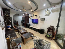 Cho thuê nhà Mặt phố Nguyễn Khuyến Đống Đa diện tích 75m2 x 3 tầng
