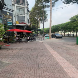 Văn phòng 30m2 tại Quận 1, giá 13 triệu/tháng