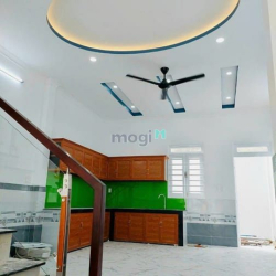 Chủ bán gấp căn Lê Đức Thọ, P9, GV, Dt 64m2 giá mềm 2ty690 sổ sẵn