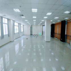 Sàn lớn 150m2 NGĂN KÍNH SẴN ngay Mai Thị Lựu, ĐA KAO, Q1.