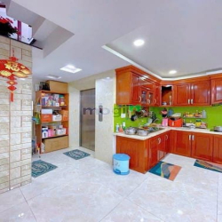 Nhà mặt tiền đường số 1 gần công viên làng hoa