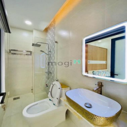 Nhà Hàng Xanh, Nhà 3 tầng Nội thất full, 4.9 x 13M, Hẻm xe hơi thông,