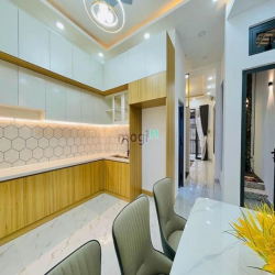 Nhà Hàng Xanh, Nhà 3 tầng Nội thất full, 4.9 x 13M, Hẻm xe hơi thông,