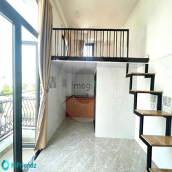 Ban công xịn xò dá rẻ ngay Ngã tư bốn xã