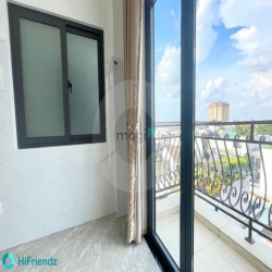 Ban công xịn xò dá rẻ ngay Ngã tư bốn xã