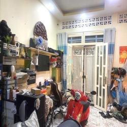 Nhà Tên Lửa ngang 5,2m, 2 Tầng, 3 Phòng ngủ, SHR Công nhận đủ.