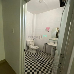 Cho thuê nhà đẹp nguyên căn - Hẻm xe tải - đường Ngô Gia Tự, Q.10