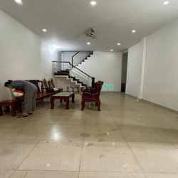 Cho thuê nhà đẹp nguyên căn - Hẻm xe tải - đường Ngô Gia Tự, Q.10