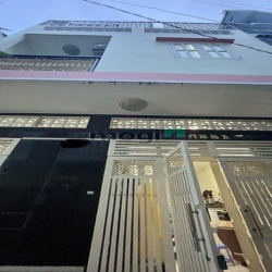 Nhà Tên Lửa ngang 5,2m, 2 Tầng, 3 Phòng ngủ, SHR Công nhận đủ.