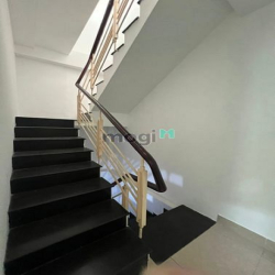 Cho thuê nhà đẹp nguyên căn - Hẻm xe tải - đường Ngô Gia Tự, Q.10