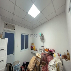 Nhà Tên Lửa ngang 5,2m, 2 Tầng, 3 Phòng ngủ, SHR Công nhận đủ.