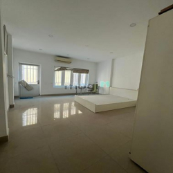 Cho thuê nhà đẹp nguyên căn - Hẻm xe tải - đường Ngô Gia Tự, Q.10