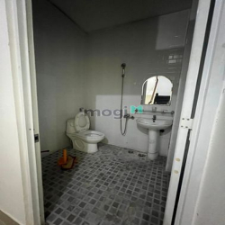 Cho thuê nhà đẹp nguyên căn - Hẻm xe tải - đường Ngô Gia Tự, Q.10