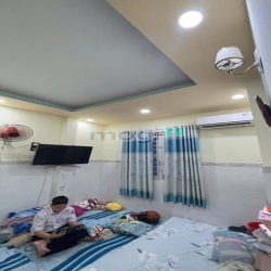 Nhà Tên Lửa ngang 5,2m, 2 Tầng, 3 Phòng ngủ, SHR Công nhận đủ.