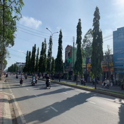 Nhà trệt diện tích đẹp mặt tiền Nguyễn Văn Cừ gần Đại học Y Dược