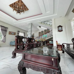 BIỆT THỰ 12 X 24M GẦN CHỢ XTT, Phan Văn Hớn Hóc Môn 2L mái đúc BTCT