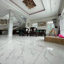 BIỆT THỰ 12 X 24M GẦN CHỢ XTT, Phan Văn Hớn Hóc Môn 2L mái đúc BTCT