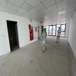 Cho thuê nhà mới đẹp mặt phố Ô CHỢ DỪA, DT 125m2x9t, MT 8.3m,Giá 220tr