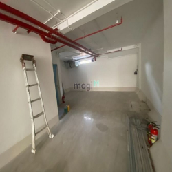 Cho thuê nhà mới đẹp mặt phố Ô CHỢ DỪA, DT 125m2x9t, MT 8.3m,Giá 220tr