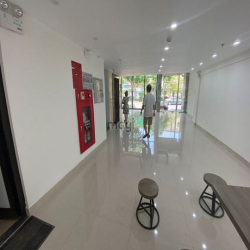 Cho thuê nhà mới đẹp mặt phố Ô CHỢ DỪA, DT 125m2x9t, MT 8.3m,Giá 220tr