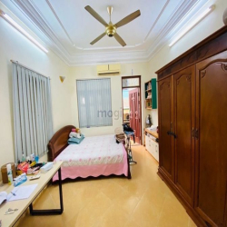 Bán nhà Xã Đàn - Đê La Thành 48m x 4 tầng Ô tô đỗ cửa gia đình tự xây